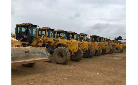 180平地機(jī)租賃，出租平地機(jī)多臺(tái)